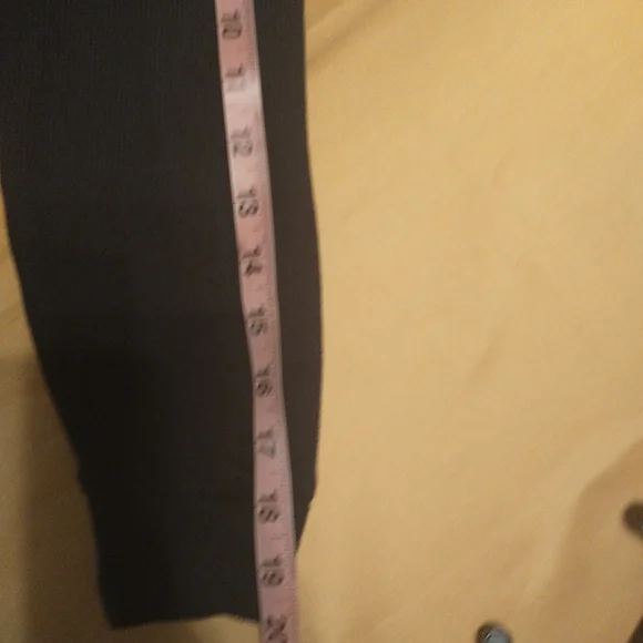 PINK Victoria's Secret Black Long Sleeve Cropped Pajama Top - Picture 11 of 13